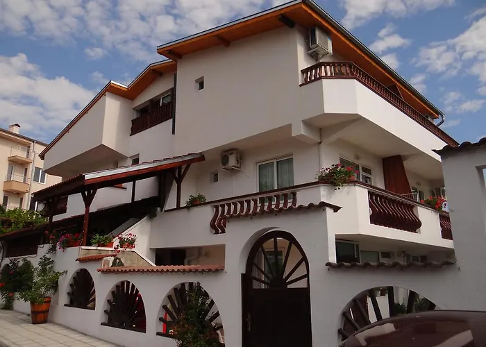 Rosa Gasthuis Kiten (Burgas)